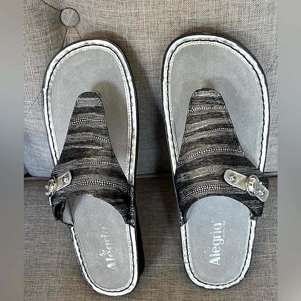 Alegria size 10/41 thing sandals